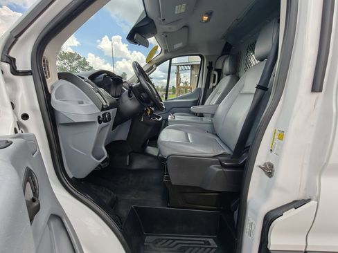 Used 2017 Ford Transit 250 130 Low Roof image 19