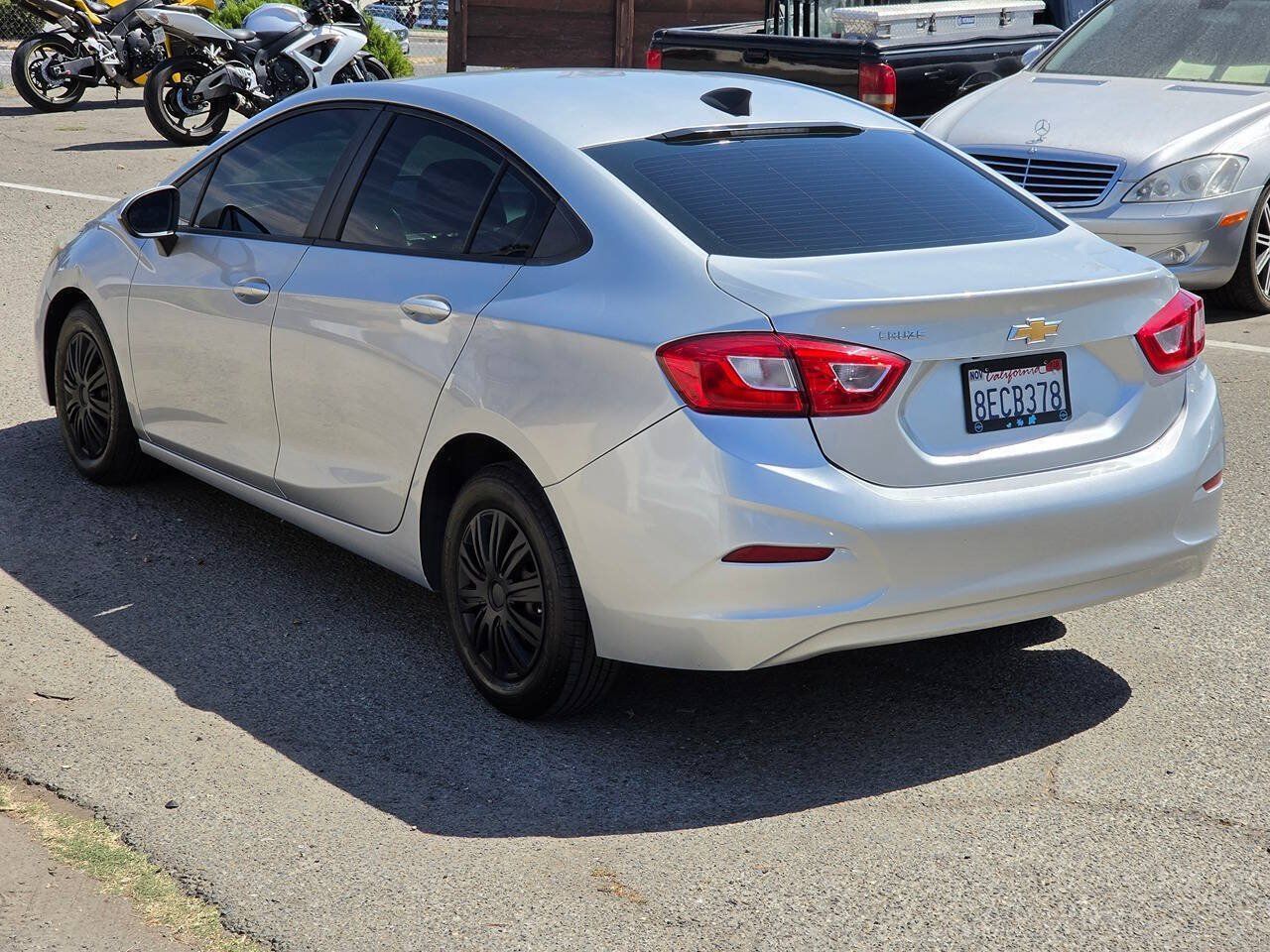 Used 2018 Chevrolet Cruze LS FWD image 10