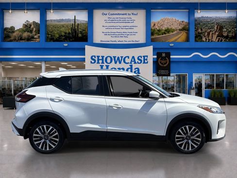 Used 2022 Nissan Kicks SV FWD image 8
