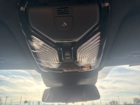 Used 2025 BMW X5 M60i w/ Executive Package image 20