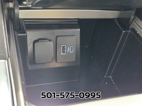Used 2024 Ford Explorer XLT w/ Equipment Group 202A AWD/4WD image 31