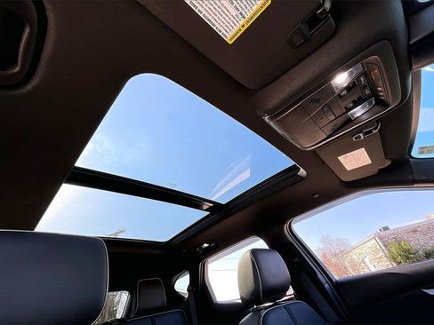 Used 2021 Chevrolet Blazer Premier w/ Driver Confidence II Package image 17