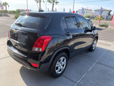 Used 2019 Chevrolet Trax LS w/ Tint and Cruise Package FWD image 5