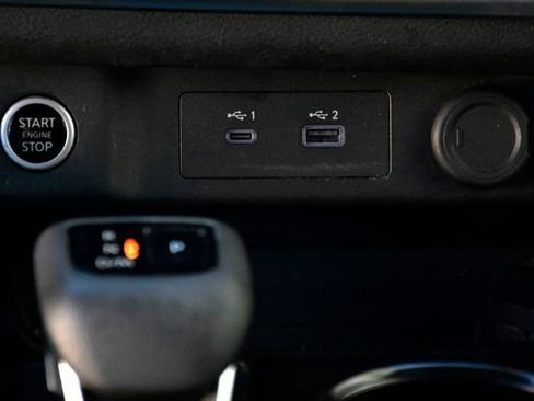 Used 2023 Nissan Rogue S image 23