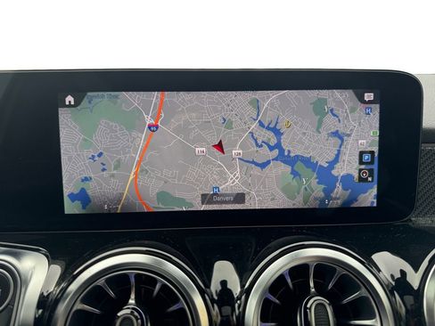 Used 2022 Mercedes-Benz GLB 250 4MATIC image 21