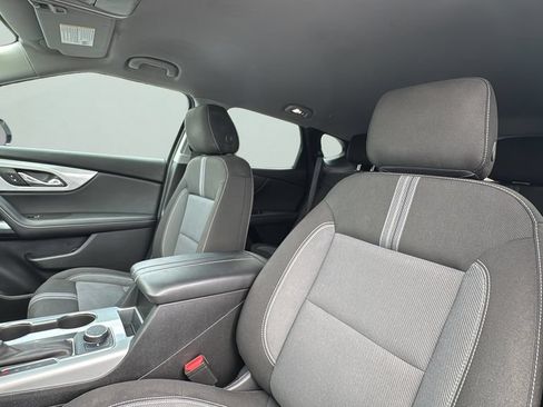 Used 2025 Chevrolet Blazer LT FWD image 9