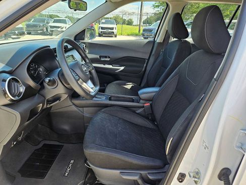 Used 2023 Nissan Kicks SV FWD image 15