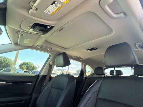 Certified 2025 Kia Seltos EX w/ EX Sunroof Package FWD image 22