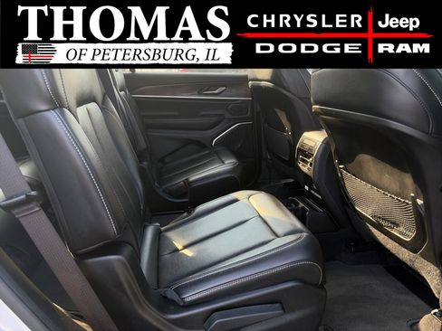 Used 2025 Jeep Grand Cherokee L Limited w/ Black Appearance Package AWD/4WD image 26