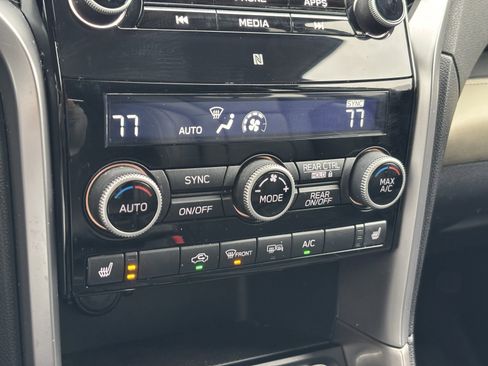 Used 2022 Subaru Ascent Limited image 5