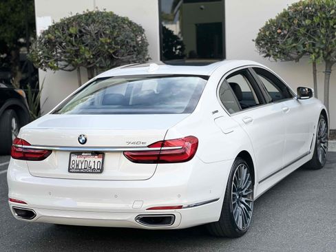 Used 2018 BMW 740e xDrive image 8