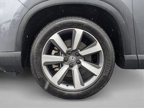 Certified 2025 Honda Pilot Touring image 28