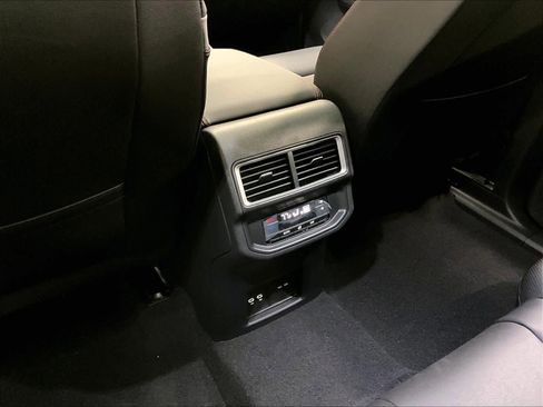 New 2026 Volkswagen Atlas Peak Edition image 16