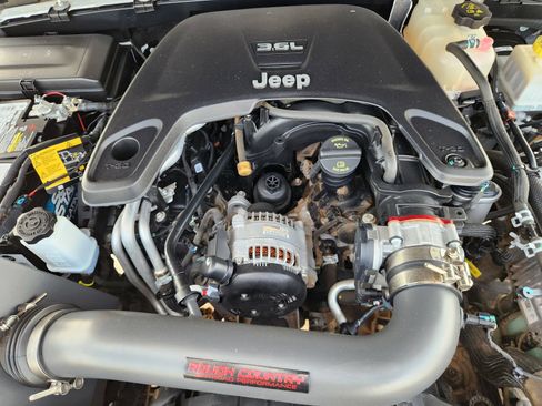 Used 2021 Jeep Gladiator Mojave AWD/4WD image 30