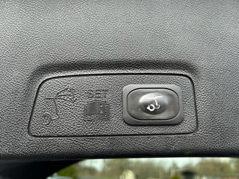 Used 2017 Lincoln MKC Reserve image 17