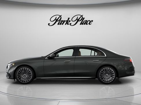 New 2026 Mercedes-Benz E 350 4MATIC Sedan image 8
