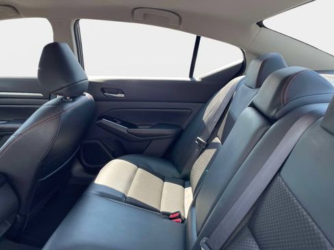 Used 2025 Nissan Altima 2.5 SR FWD image 16