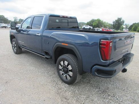 New 2026 GMC Sierra 2500 Denali w/ Denali Reserve Package AWD/4WD image 7