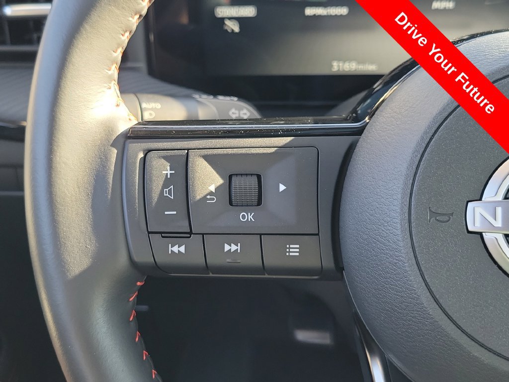 Used 2026 Nissan Kicks SR w/ SR Premium Package FWD image 7