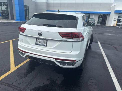 Used 2021 Volkswagen Atlas Cross Sport SE w/ V6 Towing Package FWD image 14