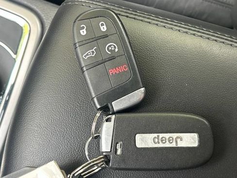 Used 2021 Jeep Grand Cherokee Limited AWD/4WD image 75