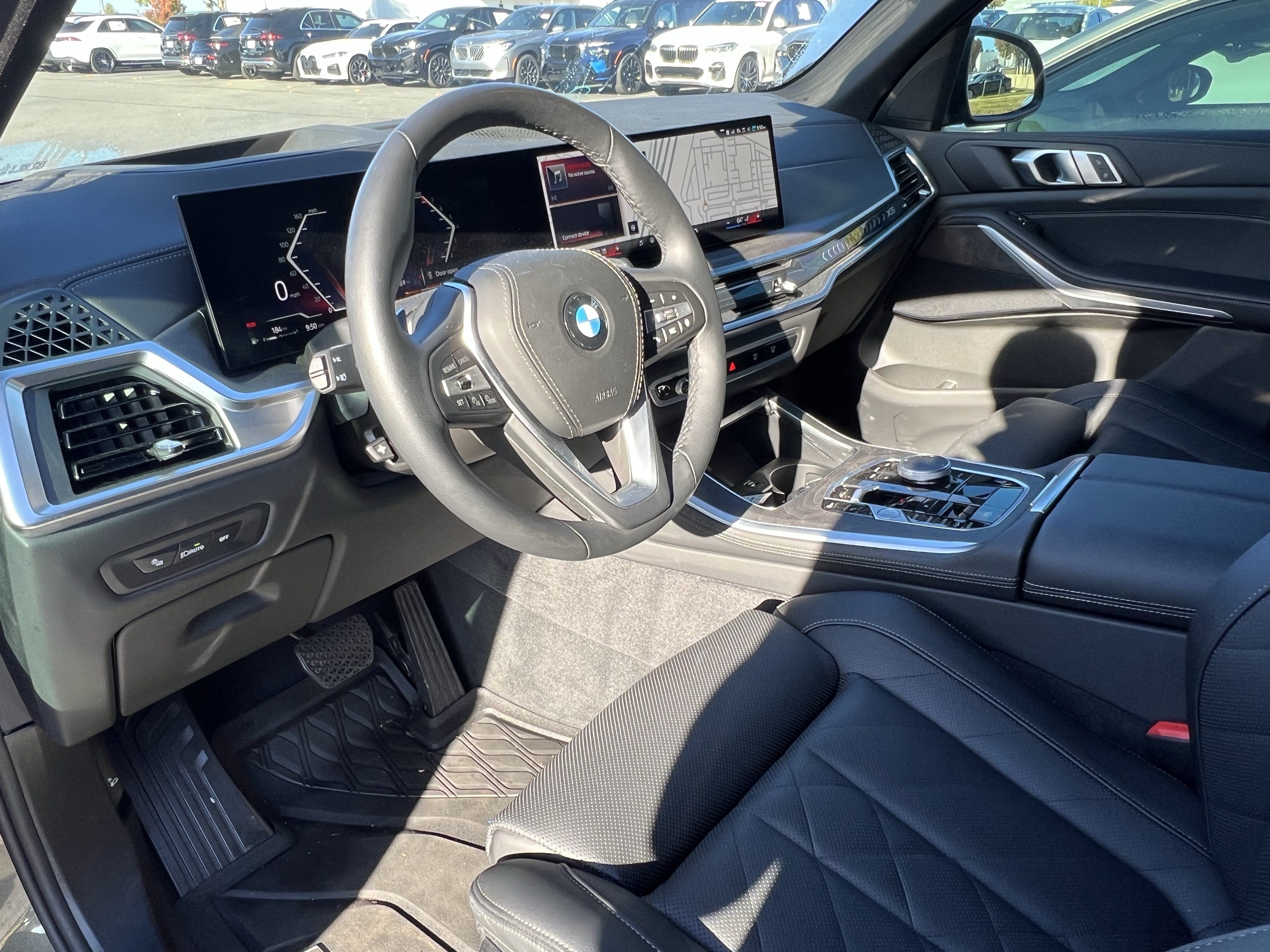 Certified 2025 BMW X5 xDrive40i w/ Parking Assistance Package AWD/4WD image 17