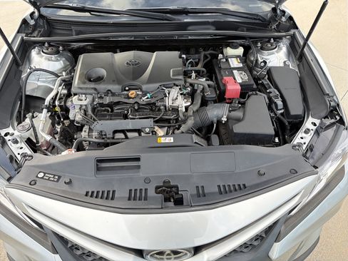 Used 2018 Toyota Camry SE w/ Moonroof Package FWD image 7