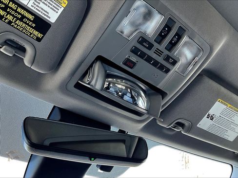 Used 2017 Toyota Highlander Limited Platinum image 34