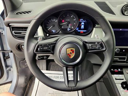 Used 2025 Porsche Macan AWD/4WD image 14