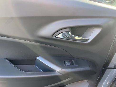 Used 2025 Chevrolet Trax ACTIV w/ Sunroof Package FWD image 26