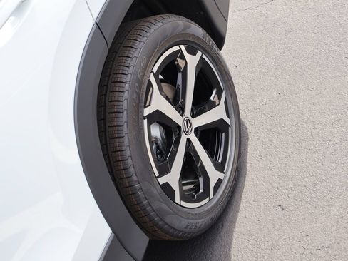 New 2026 Volkswagen Tiguan SE AWD/4WD image 39