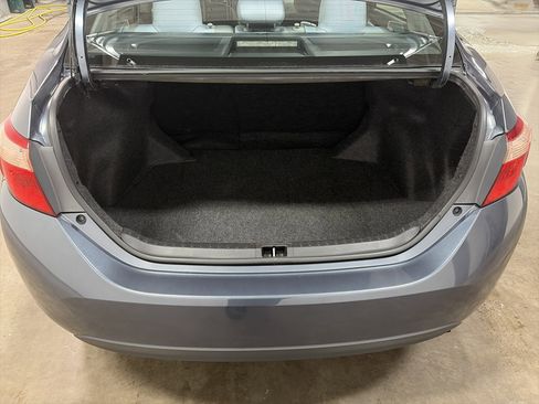 Used 2018 Toyota Corolla LE image 26