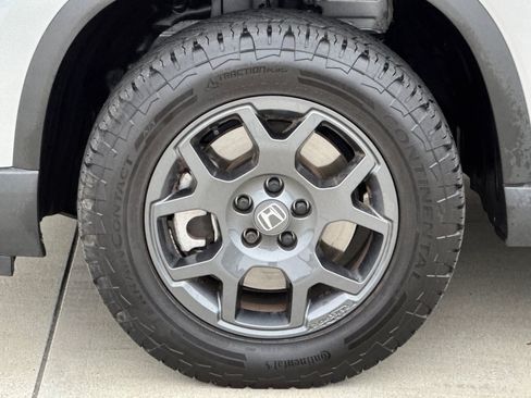 Used 2025 Honda Pilot TrailSport image 12