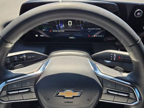 Used 2025 Chevrolet Equinox LT w/ Safety and Technology Package image 22