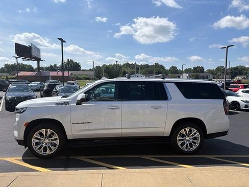 Used 2021 Chevrolet Suburban High Country w/ Premium Package AWD/4WD image 4
