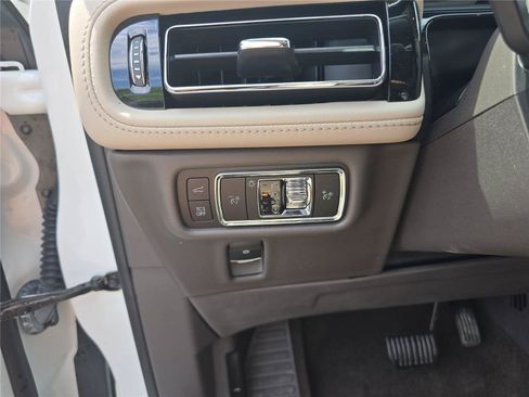 Used 2023 Lincoln Nautilus Reserve w/ Equipment Group 201A AWD/4WD image 33