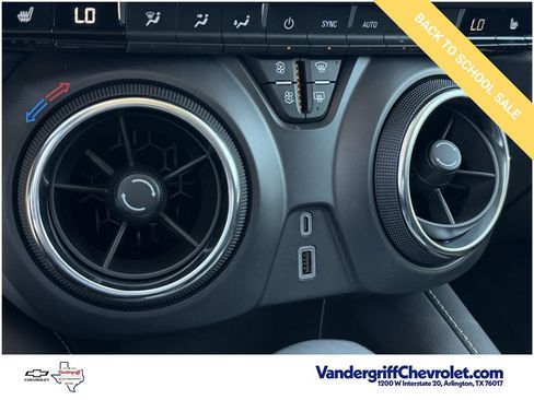 Certified 2025 Chevrolet Blazer LT FWD image 19