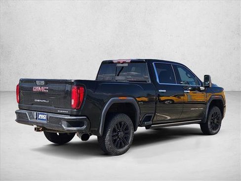 Certified 2021 GMC Sierra 2500 Denali w/ Denali Black Diamond Edition AWD/4WD image 5