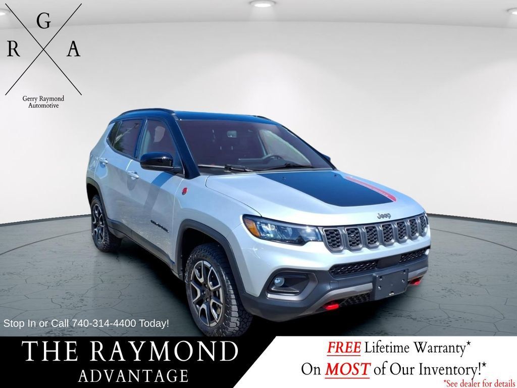 Used 2026 Jeep Compass Trailhawk AWD/4WD image 1