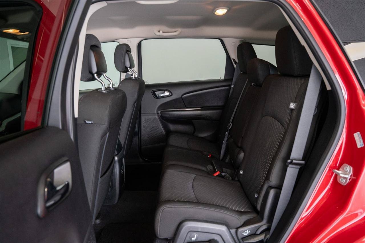 Used 2019 Dodge Journey SE FWD image 21
