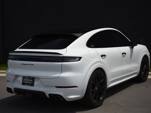 Certified 2026 Porsche Cayenne GTS AWD/4WD image 5