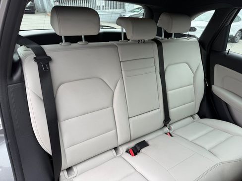 Used 2017 Mercedes-Benz B 250e image 36