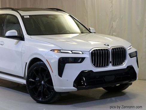 Certified 2023 BMW X7 xDrive40i w/ M Sport Package image 2
