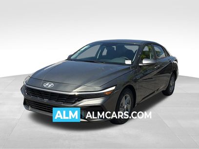 Used 2025 Hyundai Elantra SE