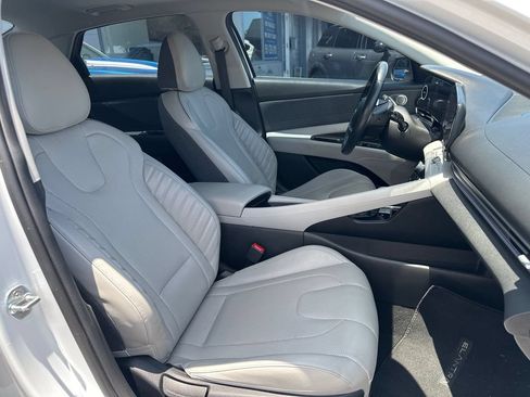 Used 2021 Hyundai Elantra Limited FWD image 31