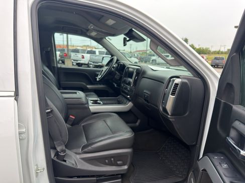 Used 2018 Chevrolet Silverado 1500 LTZ Z71 w/ LTZ Plus Package AWD/4WD image 20