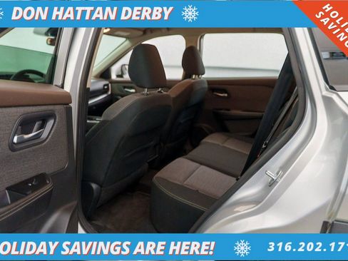 Used 2022 Nissan Rogue SV image 22