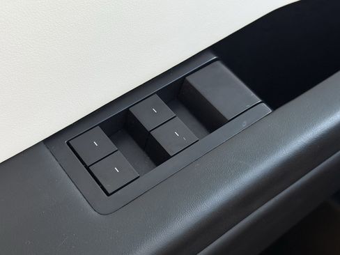 Used 2024 Tesla Cybertruck AWD Crew Cab image 23