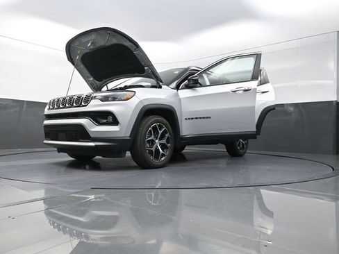 Used 2024 Jeep Compass Limited AWD/4WD image 31