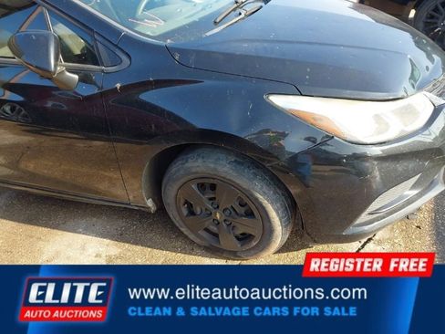 Used 2017 Chevrolet Cruze LS image 27